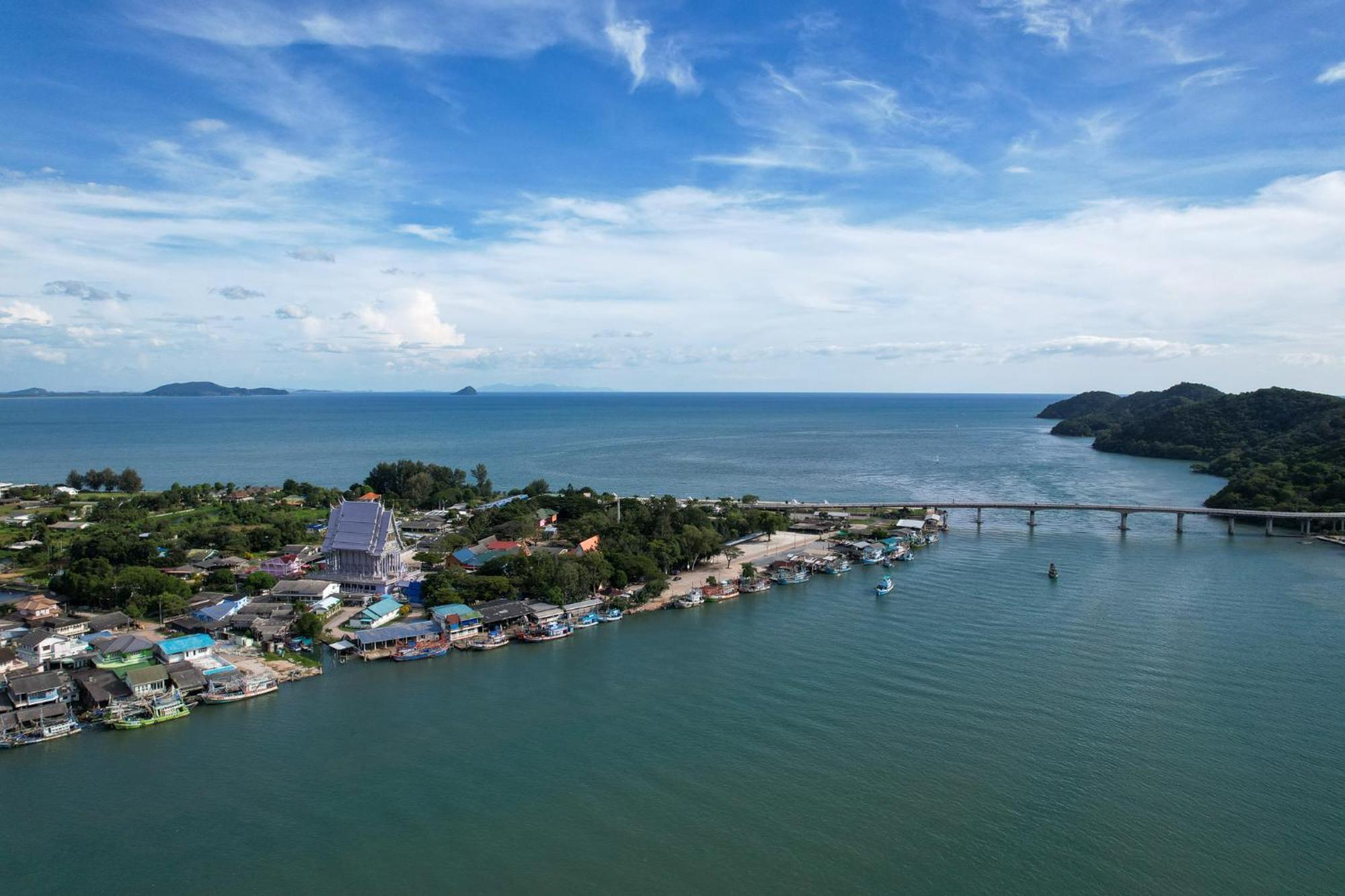 Baan Faa Talaychan Resort Chao Lao Strand Eksteriør billede